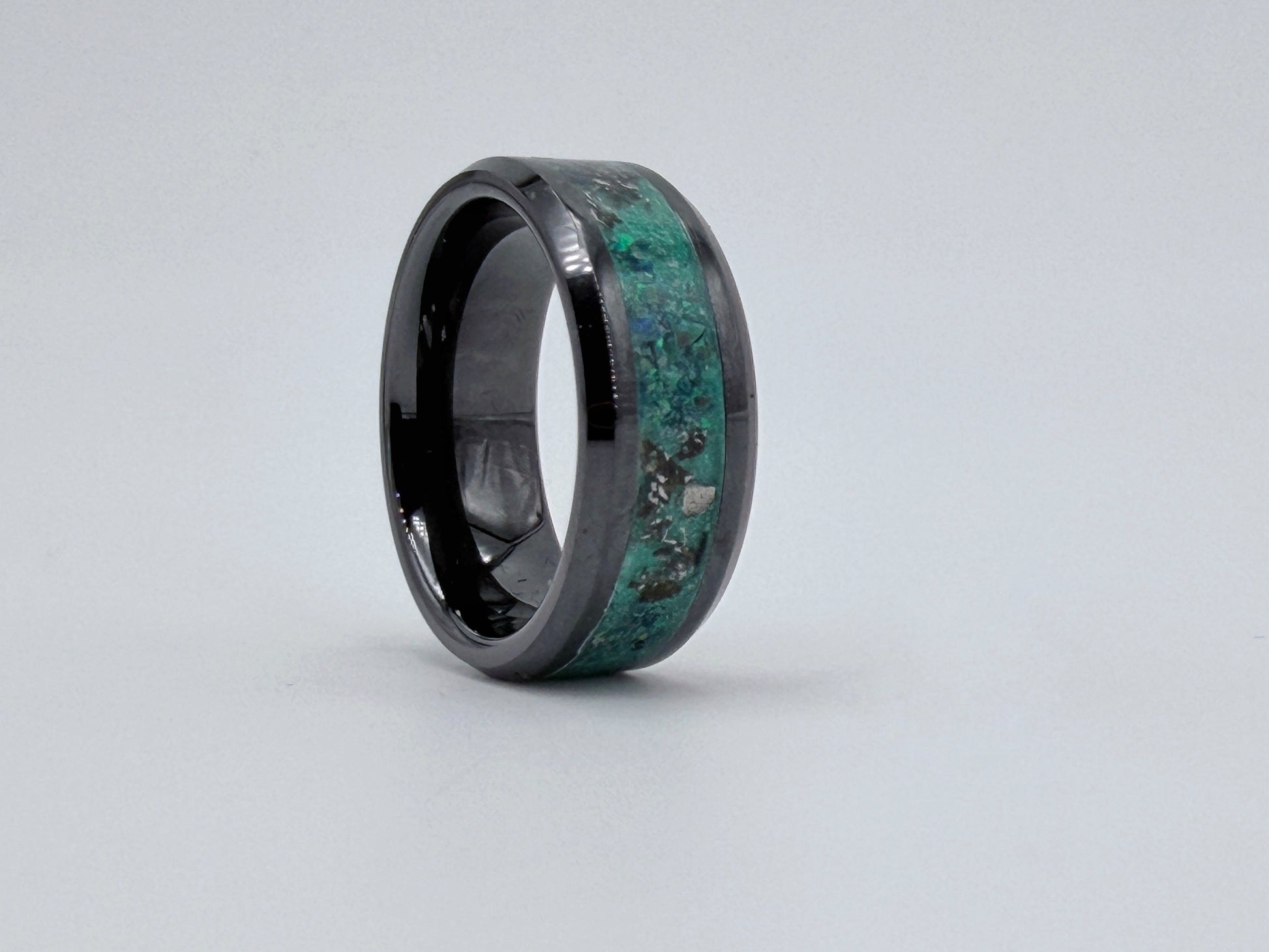 Dracoopalus Relic – handgefertigter Kunstring mit Opal von Artinrings