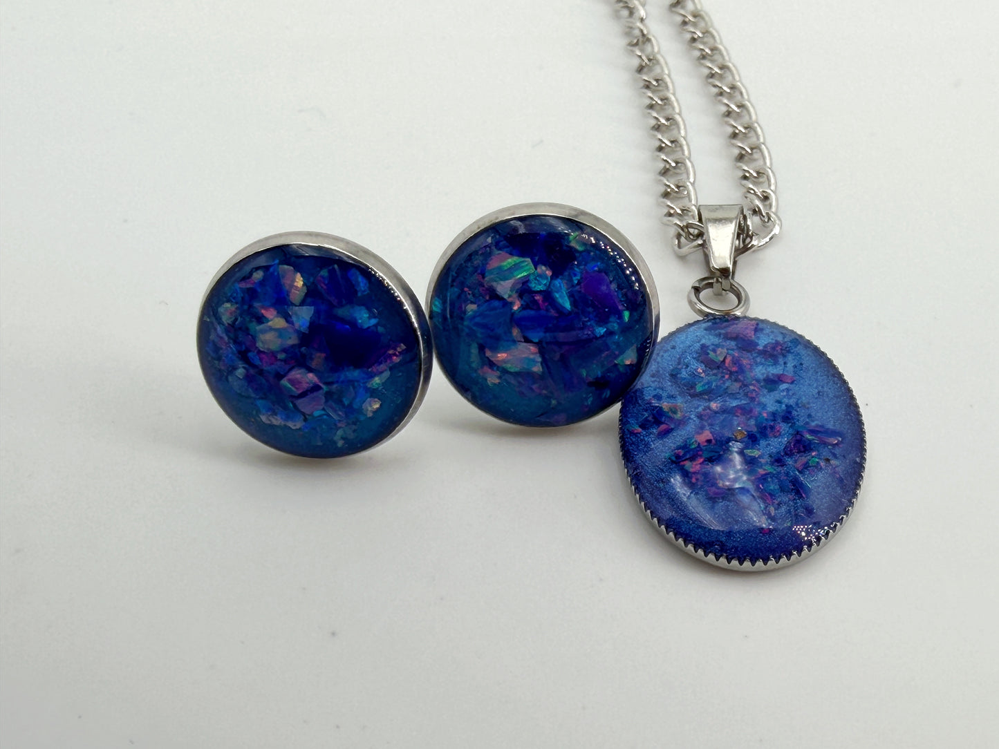 Tiefblaues Schmuckset – Anhänger & Ohrringe