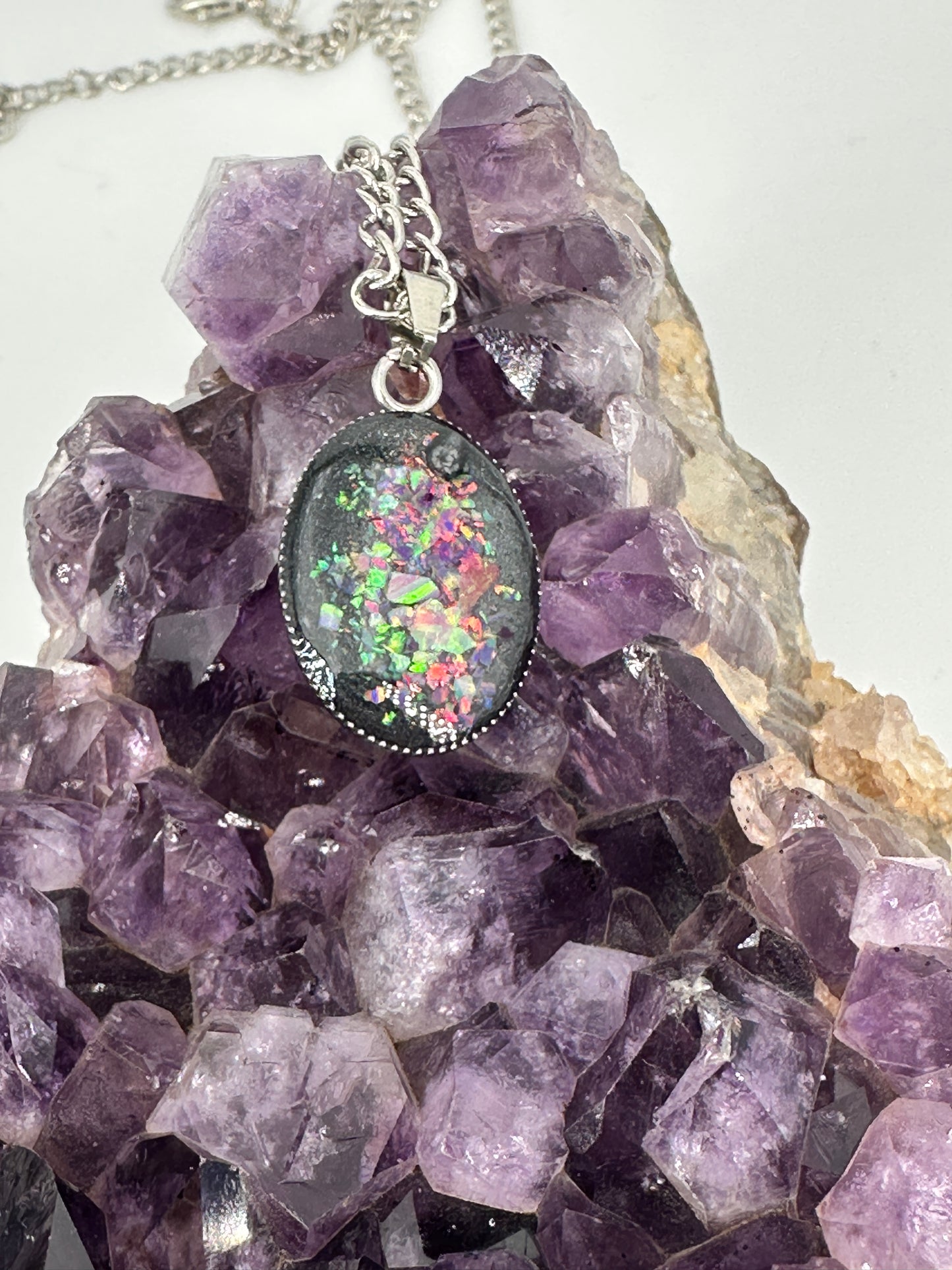 Opal Amulet small multicolor