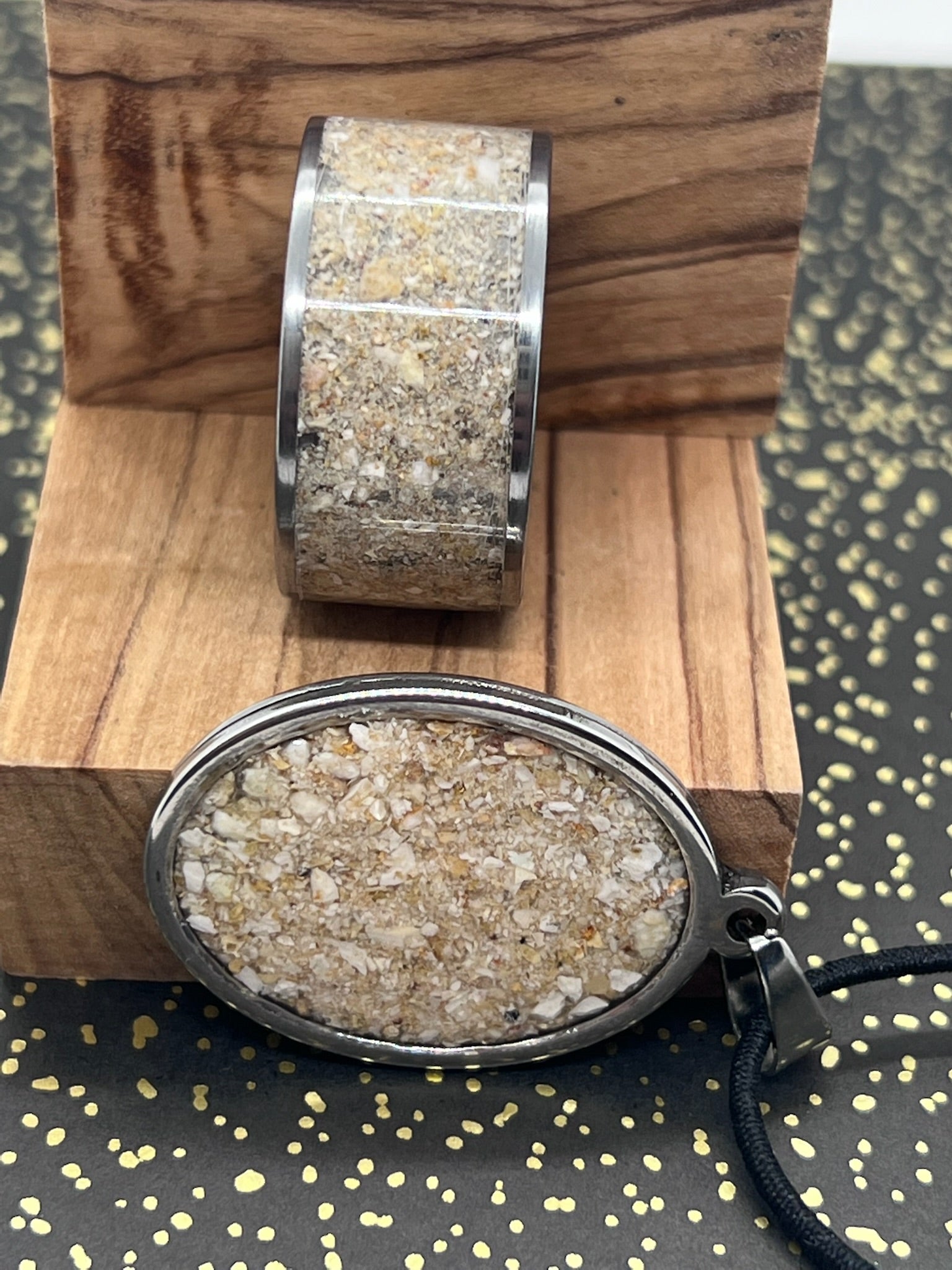 schmuckset mit Tieraschen