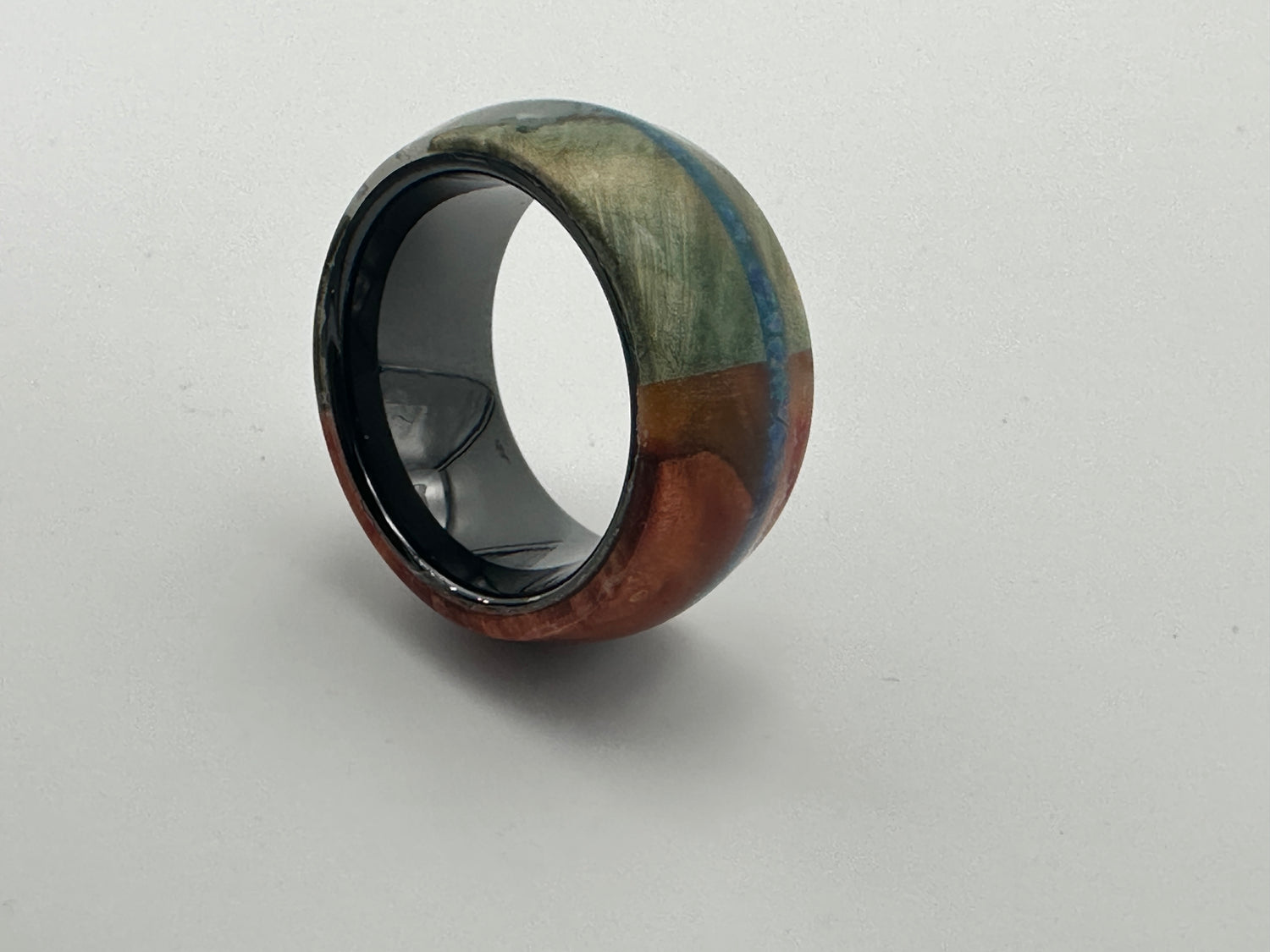 🇩🇪 „Ring Autumn – Serie Vier Jahreszeiten, Vorderansicht, Symbol für Wandel und Vergänglichkeit“
🇫🇷 « Bague Autumn – série Les Quatre Saisons, vue de face, symbole de transformation et d’impermanence »
🇬🇧 “Ring Autumn – The Four Seasons series, front view, symbol of change and transience”
