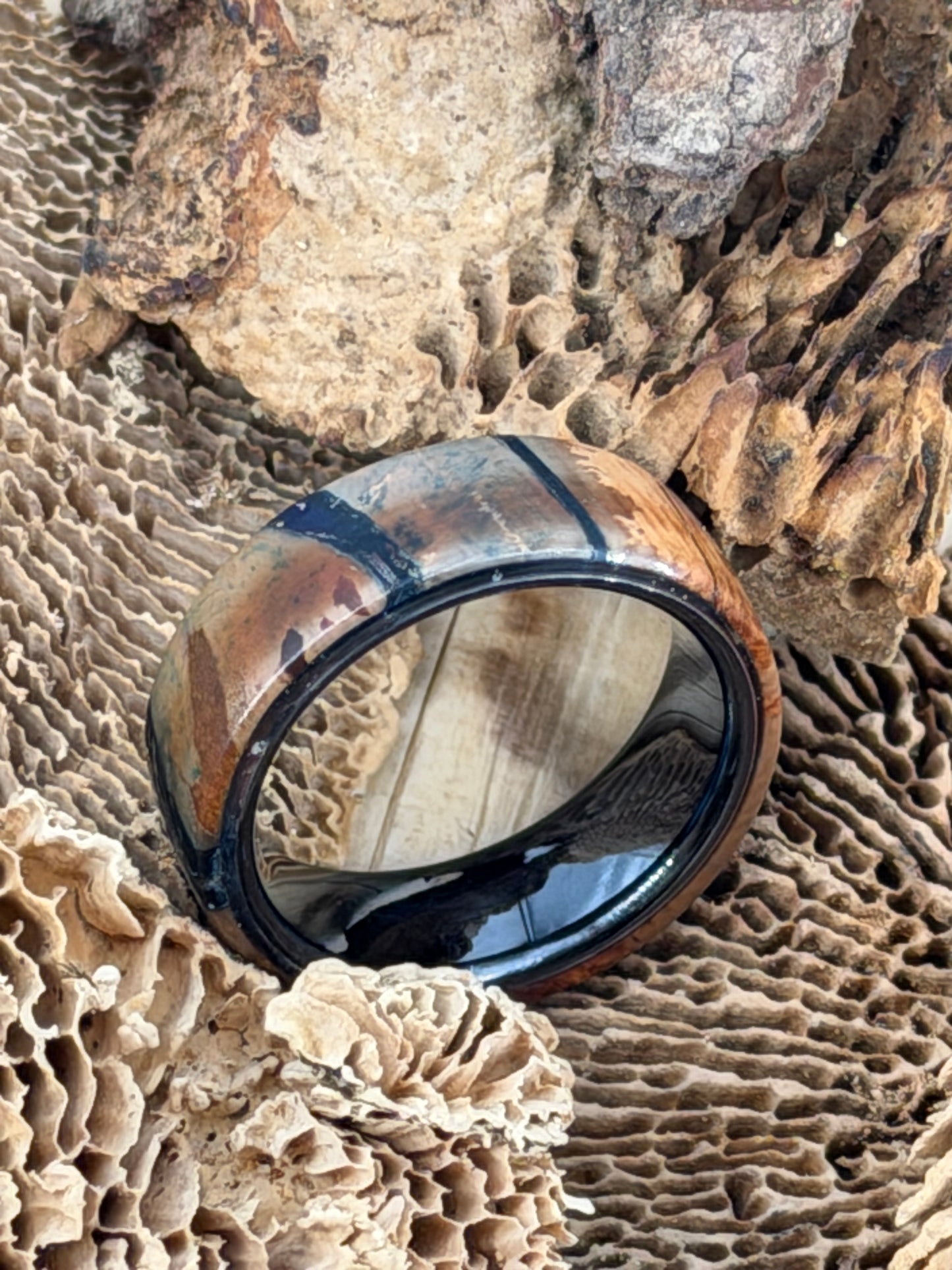 Ring aus echtem, zertifiziertem Mammut-Elfenbein – handgefertigtes Signature-Stück von Artinrings.