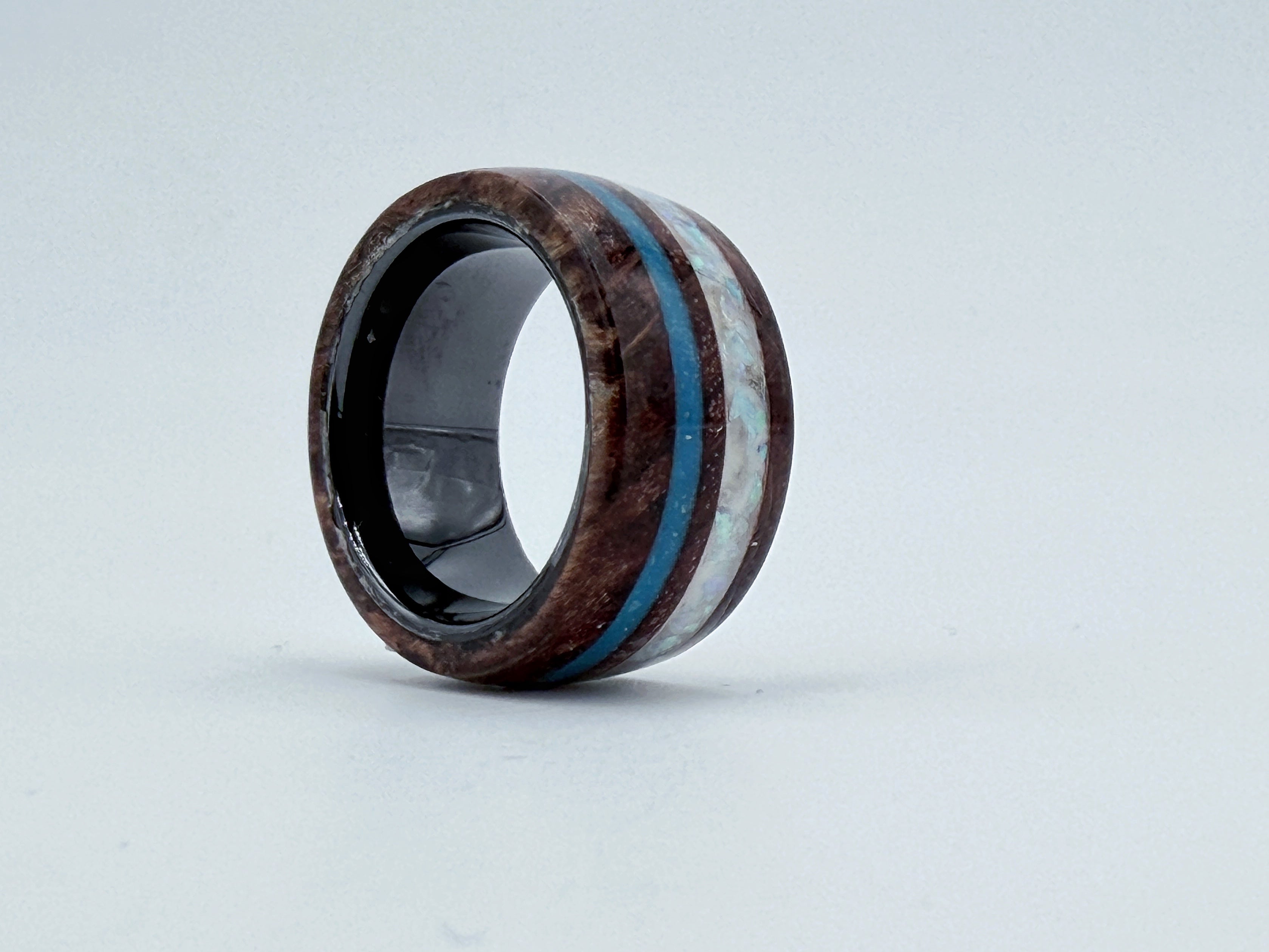 Winter – handgefertigter Kunstring aus der Serie Vier Jahreszeiten von Artinrings

